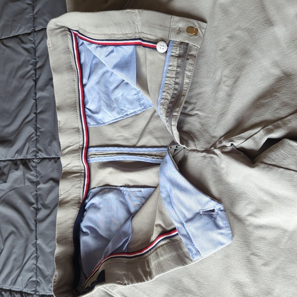 NWOT Tommy Hilfiger Men's Pants, Light Gray, 36W, 32L - Picture 2 of 4